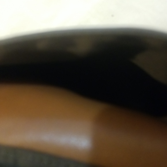 COLE HAAN LEATHER TOTE HANDBAG WITH FRANT PACKET LINED OUTER INSIDE 3 pocket - Picture 6 of 8